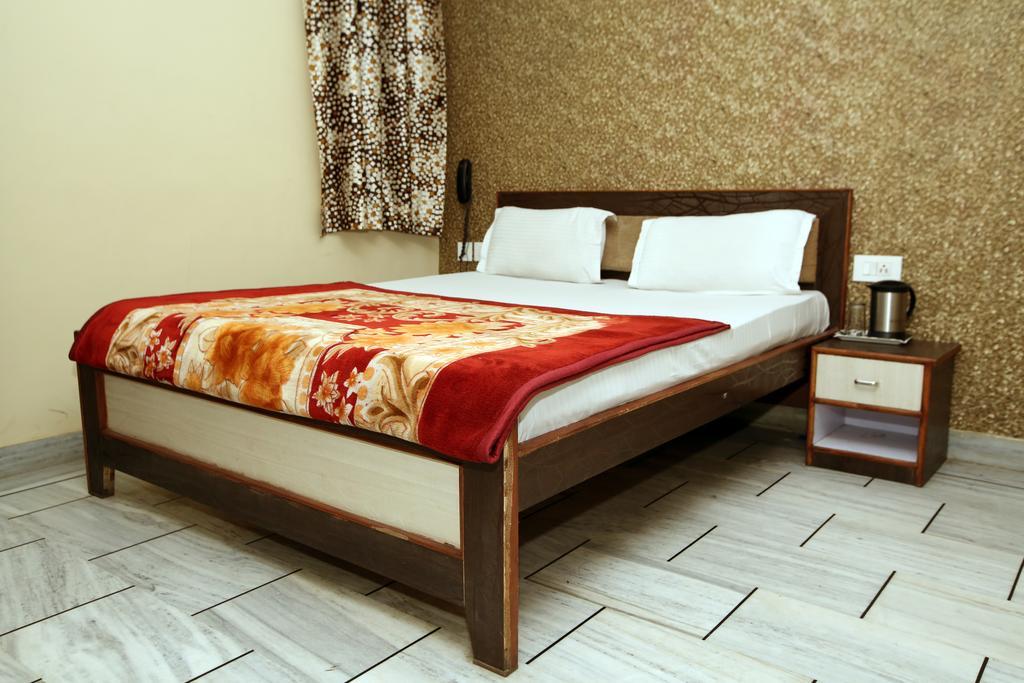 Oyo 15242 Hotel Rathi Palace Divisione di Divisione di Jaipur Esterno foto